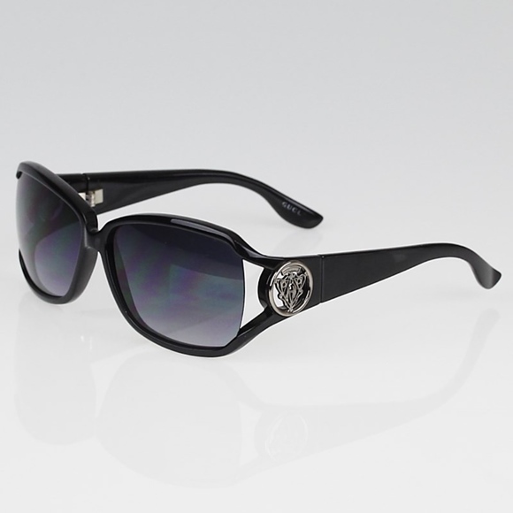Gucci Accessories - 🎉SALE🎉 Authentic GUCCI Black Frame Sunglasses